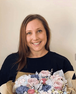 Katelyn Wait, who teaches the Buttercream Masterclass