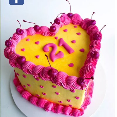 Cake by cookiecupcakelove