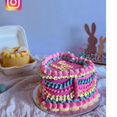 Cake by @rachscustomcakesandpatisserie