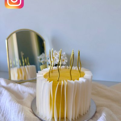 Cake by rachscustomcakes