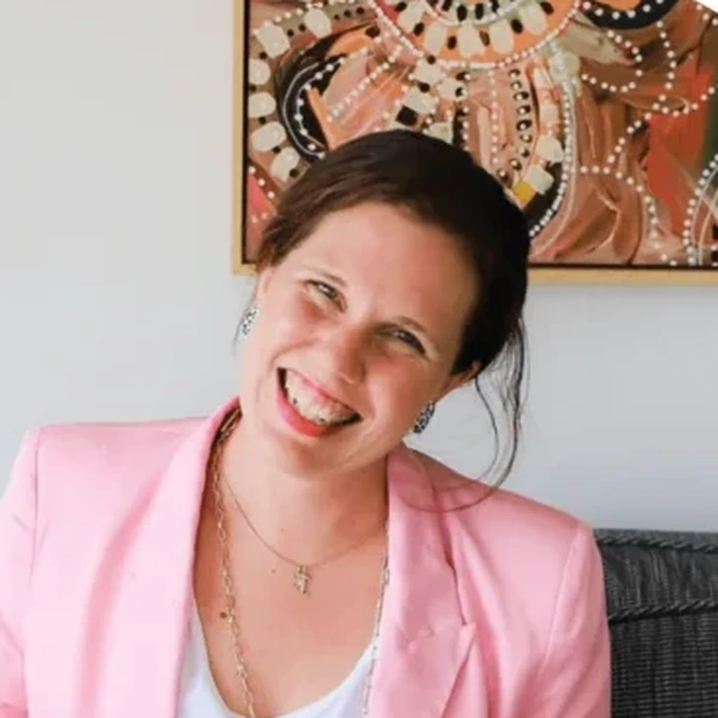 Zoe Richmond, Accountant